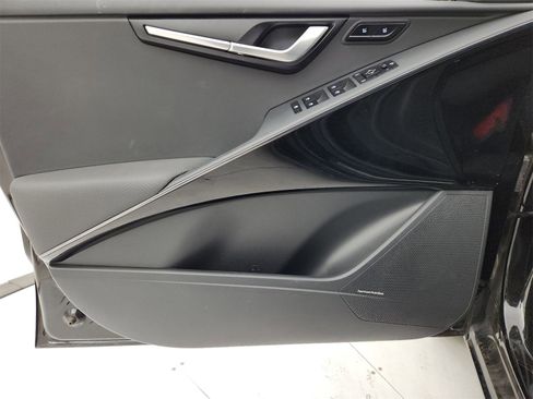 Certified 2024 Kia Niro SX Touring image 33