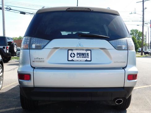 Used 2010 Mitsubishi Outlander SE AWD/4WD image 6