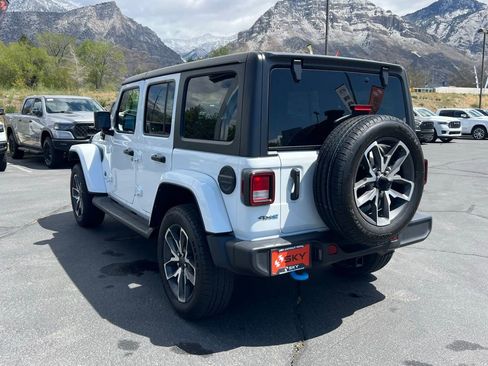 Used 2024 Jeep Wrangler Unlimited AWD/4WD image 13
