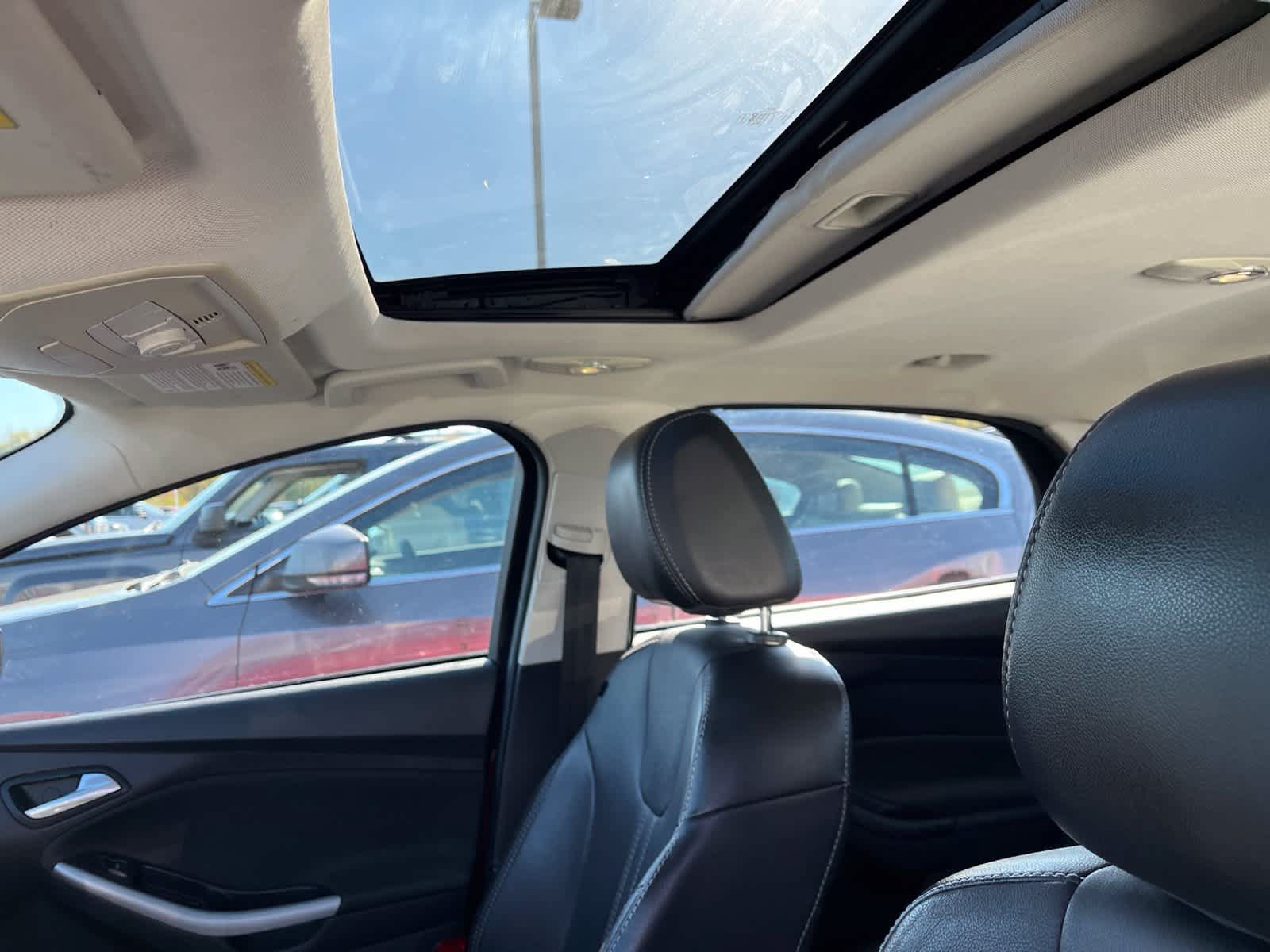 Used 2013 Ford Focus SE FWD image 25