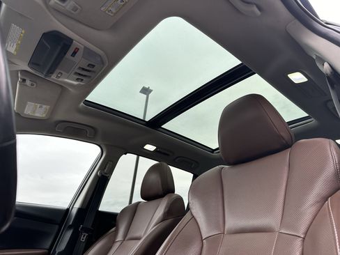 Used 2019 Subaru Ascent Touring image 3