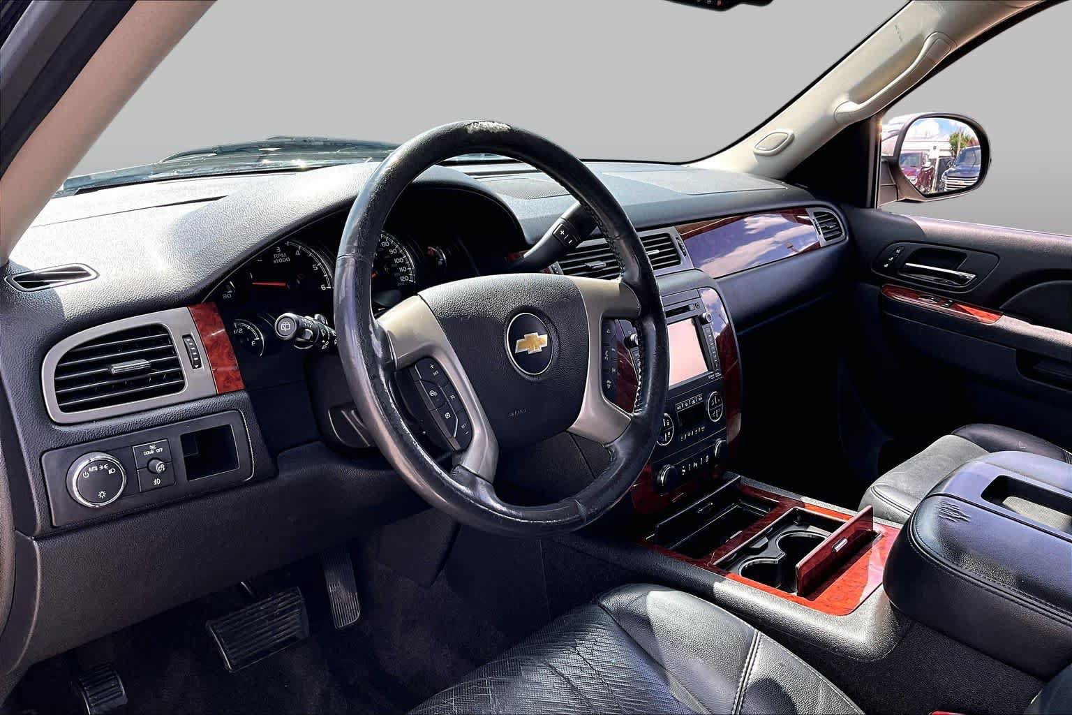 Used 2013 Chevrolet Tahoe LTZ RWD image 17