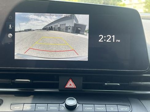 Certified 2025 Hyundai Elantra SEL FWD image 18