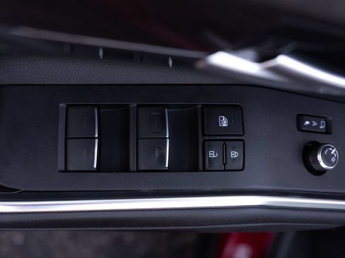 Used 2023 Toyota Highlander Platinum FWD image 29