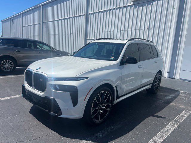 Used 2025 BMW X7 M60i AWD/4WD image 1