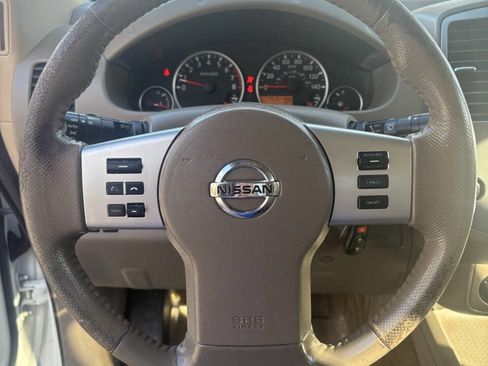 Used 2015 Nissan Frontier SL RWD image 24