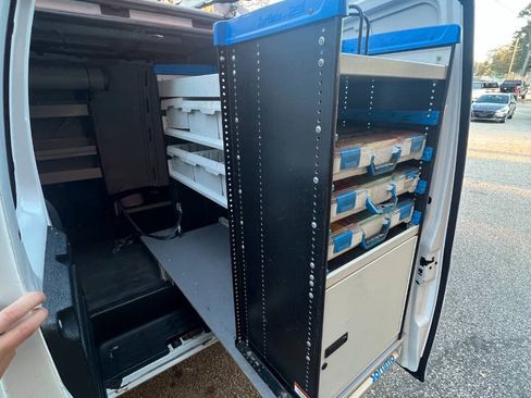 Used 2015 Chevrolet Express 2500 RWD image 20