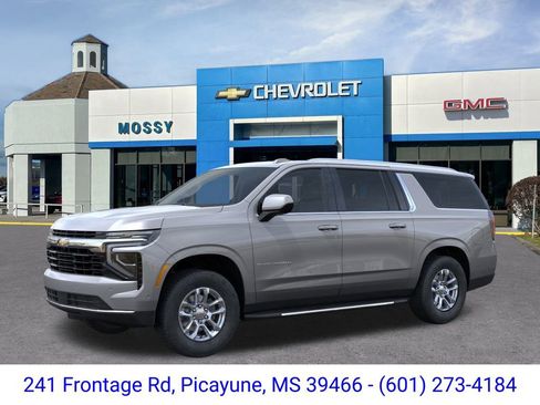 New 2026 Chevrolet Suburban LS image 2