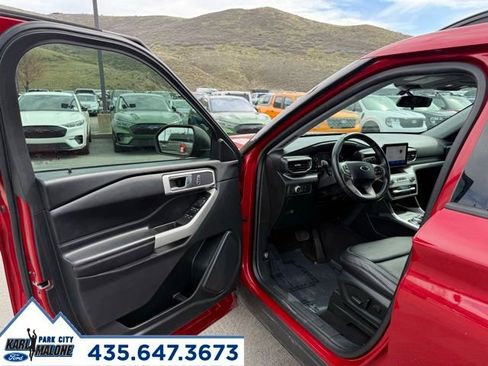 Used 2020 Ford Explorer XLT w/ Equipment Group 202A image 11