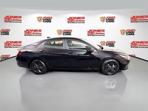 Certified 2023 Hyundai Elantra Blue image 17