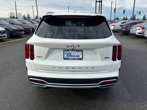 Certified 2022 Kia Sorento SX Prestige w/ Panoramic Sunroof Package image 6