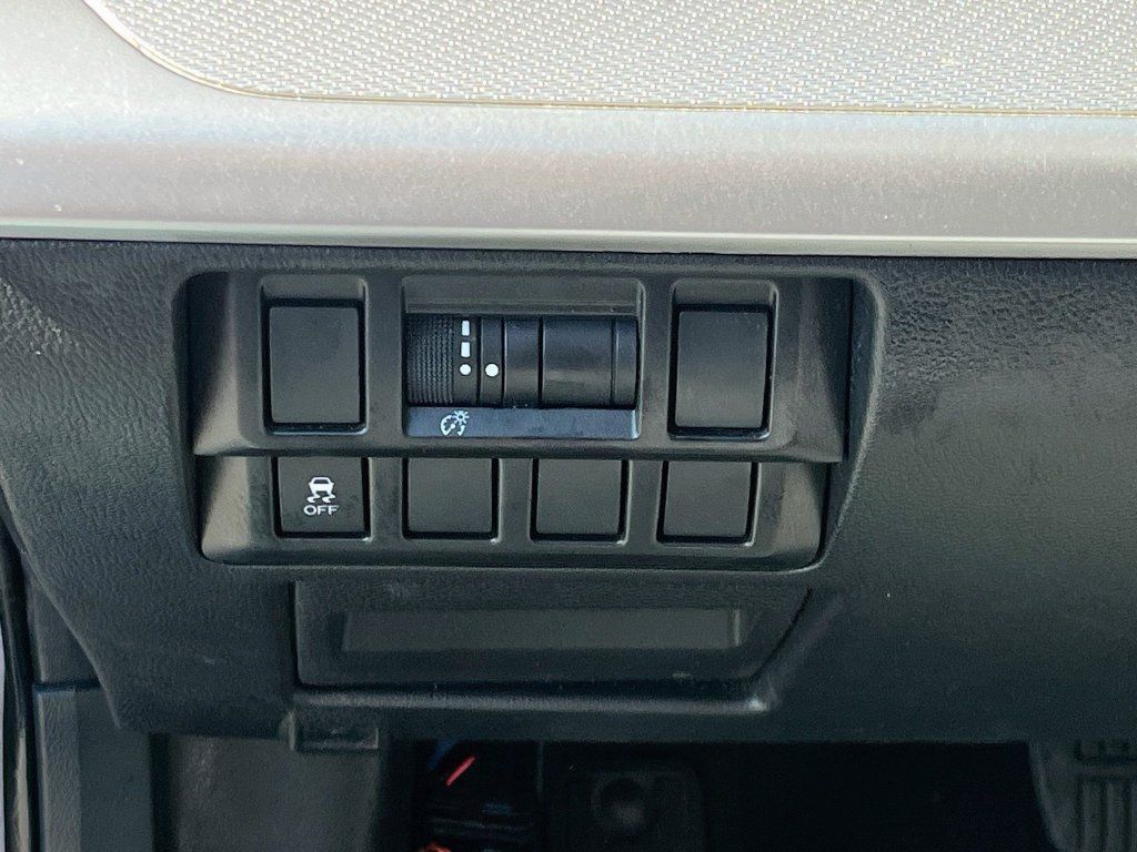 Used 2018 Subaru Outback 2.5i AWD/4WD image 10