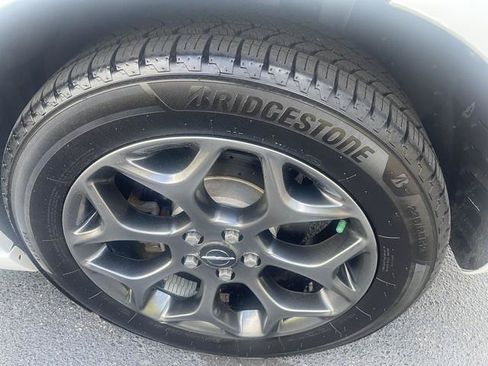 Used 2018 Chrysler 300 S AWD/4WD image 11