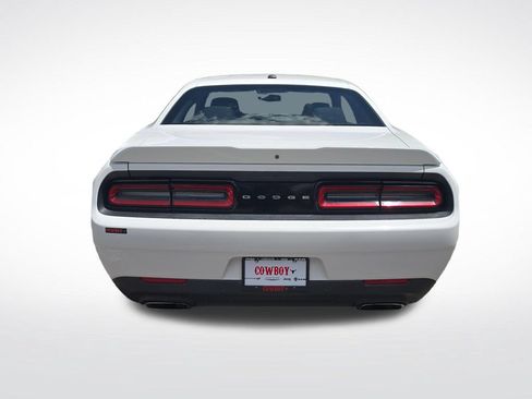 Used 2022 Dodge Challenger R/T RWD image 4