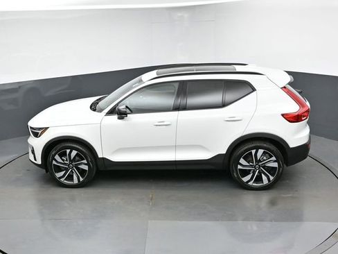 Used 2024 Volvo XC40 B5 Plus AWD/4WD image 46