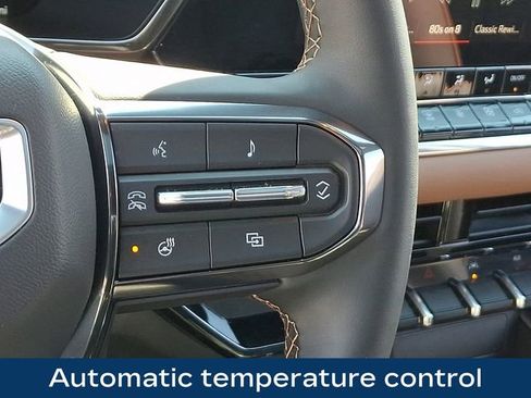 Used 2026 GMC Canyon AT4 w/ Technology Plus Package image 8