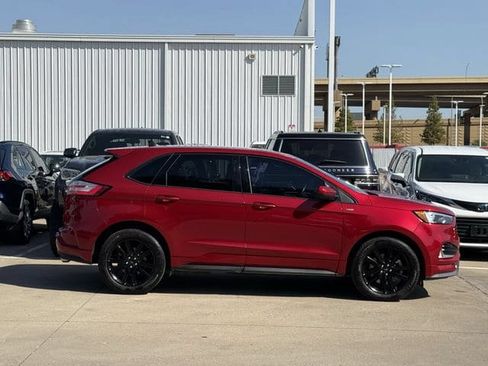 Used 2021 Ford Edge ST-Line FWD image 3