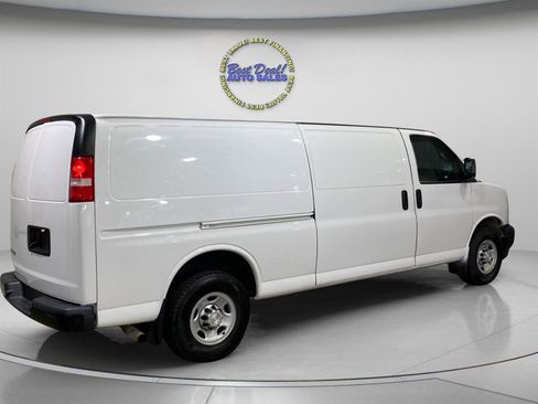 Used 2017 Chevrolet Express 3500 Extended RWD image 5