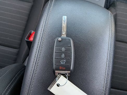 Used 2018 Kia Sportage LX AWD/4WD image 32