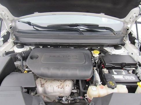 Used 2019 Jeep Cherokee Latitude w/ Popular Appearance Group image 25