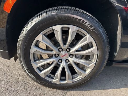 Used 2021 GMC Yukon Denali w/ Denali Premium Package image 33