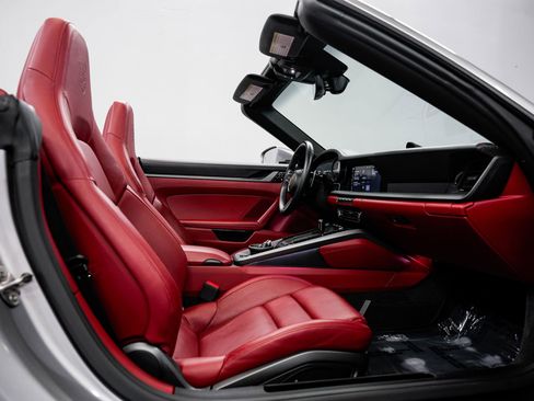 Used 2021 Porsche 911 Carrera 4S AWD/4WD image 33