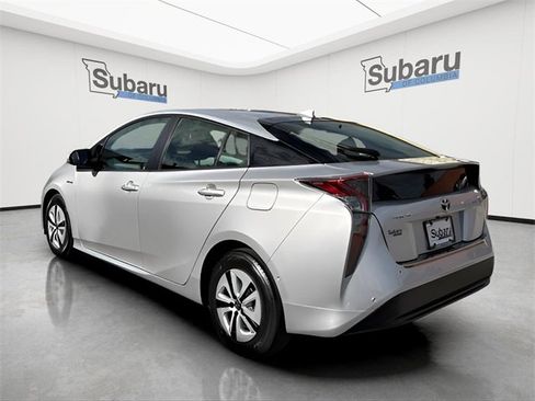Used 2018 Toyota Prius Four image 5