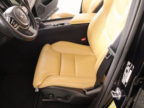 Used 2021 Volvo XC60 T5 Inscription w/ Advanced Package image 12