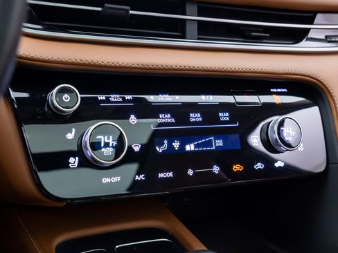 Used 2023 INFINITI QX60 Sensory w/ Vision Package AWD/4WD image 28
