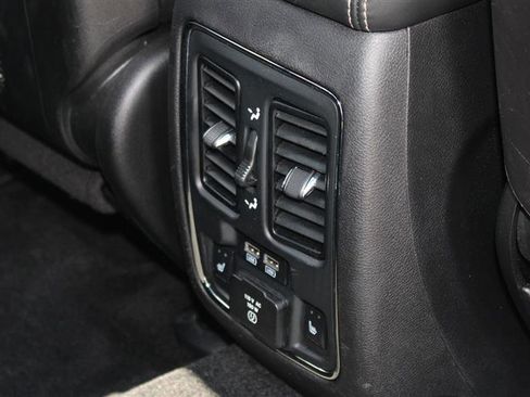 Used 2014 Jeep Grand Cherokee Overland image 14