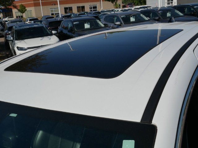 Used 2026 Chrysler Pacifica Limited FWD image 11