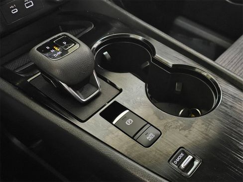 Used 2022 Nissan Rogue SV image 31