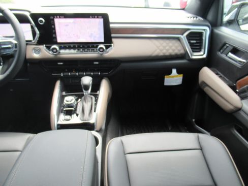 New 2026 GMC Canyon Denali AWD/4WD image 18