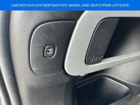 Used 2018 Jeep Cherokee Limited AWD/4WD image 17