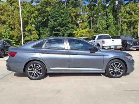 Used 2023 Volkswagen Jetta Sport FWD image 2
