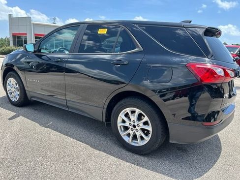 Used 2020 Chevrolet Equinox LS w/ LS Convenience Package FWD image 5