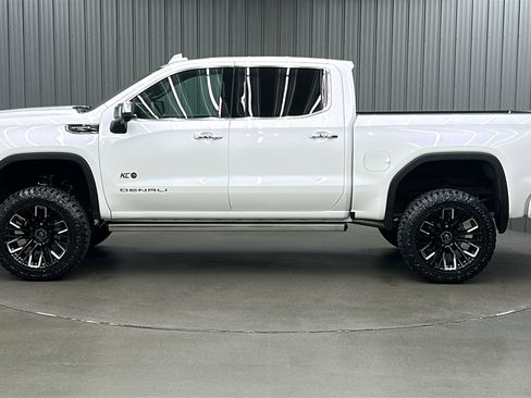 Used 2025 GMC Sierra 1500 Denali Ultimate image 2