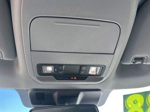 Used 2024 Ford F150 Lightning XLT image 31