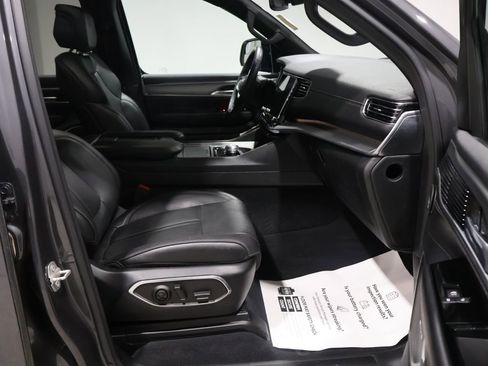 Used 2023 Jeep Wagoneer Series II image 24