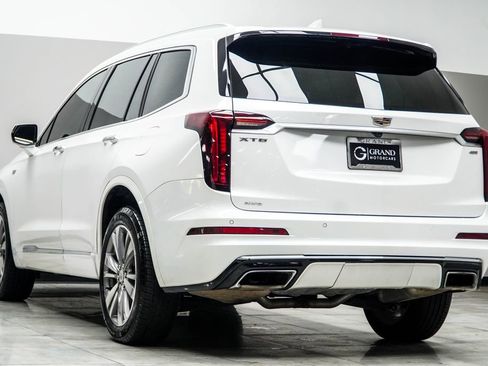 Used 2022 Cadillac XT6 Premium Luxury AWD/4WD image 11