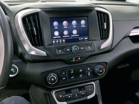 Used 2024 GMC Terrain SLE image 6