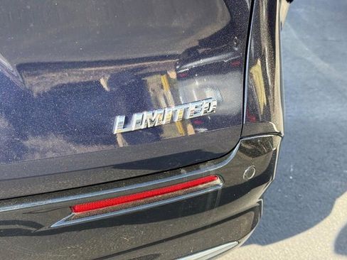 Used 2025 Toyota Sienna Limited image 7