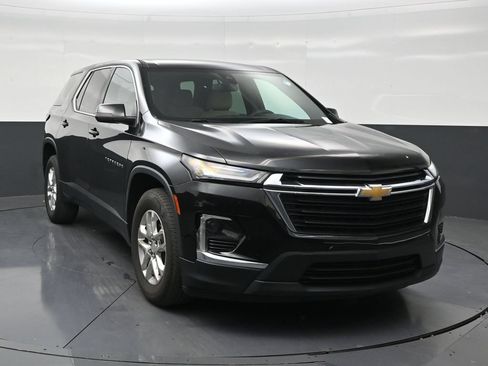 Used 2023 Chevrolet Traverse LS FWD image 7