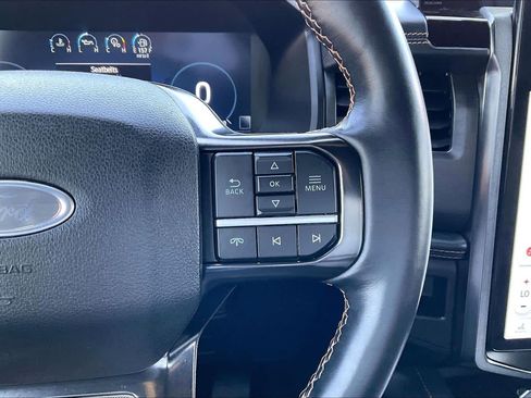 Used 2024 Ford Expedition Platinum AWD/4WD image 25