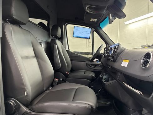 Used 2026 Mercedes-Benz Sprinter 2500 image 14