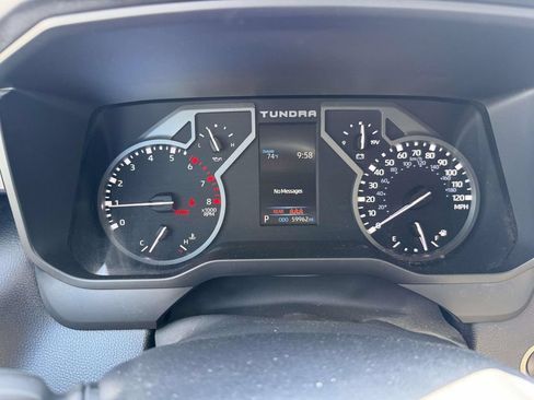 Used 2022 Toyota Tundra SR5 w/ SR5 Convenience Package AWD/4WD image 15