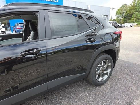 New 2026 Chevrolet Trax LT w/ Driver Confidence Package image 30