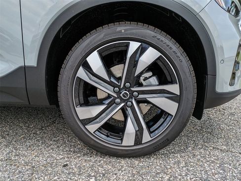 New 2026 Volvo XC40 B5 Ultra w/ Protection Package Premier image 11