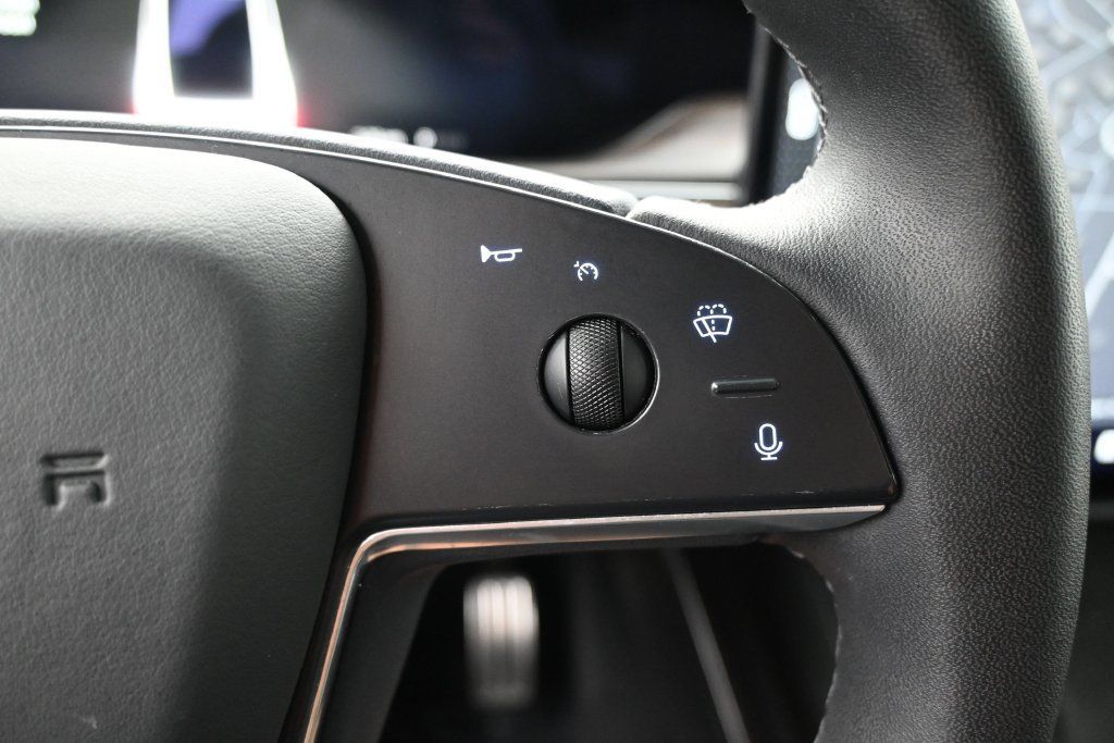 Used 2023 Tesla Model X AWD/4WD image 23