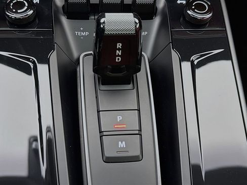 Certified 2025 Porsche 911 Carrera image 23